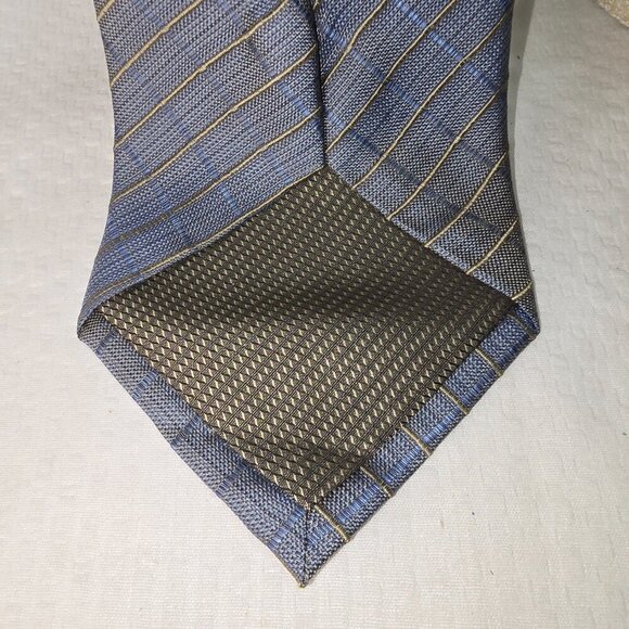 JOSEPH $ FIESS INTERNATIONAL SILK TIE BLUE WITH GOLD PLAID EUC - Picture 4 of 7